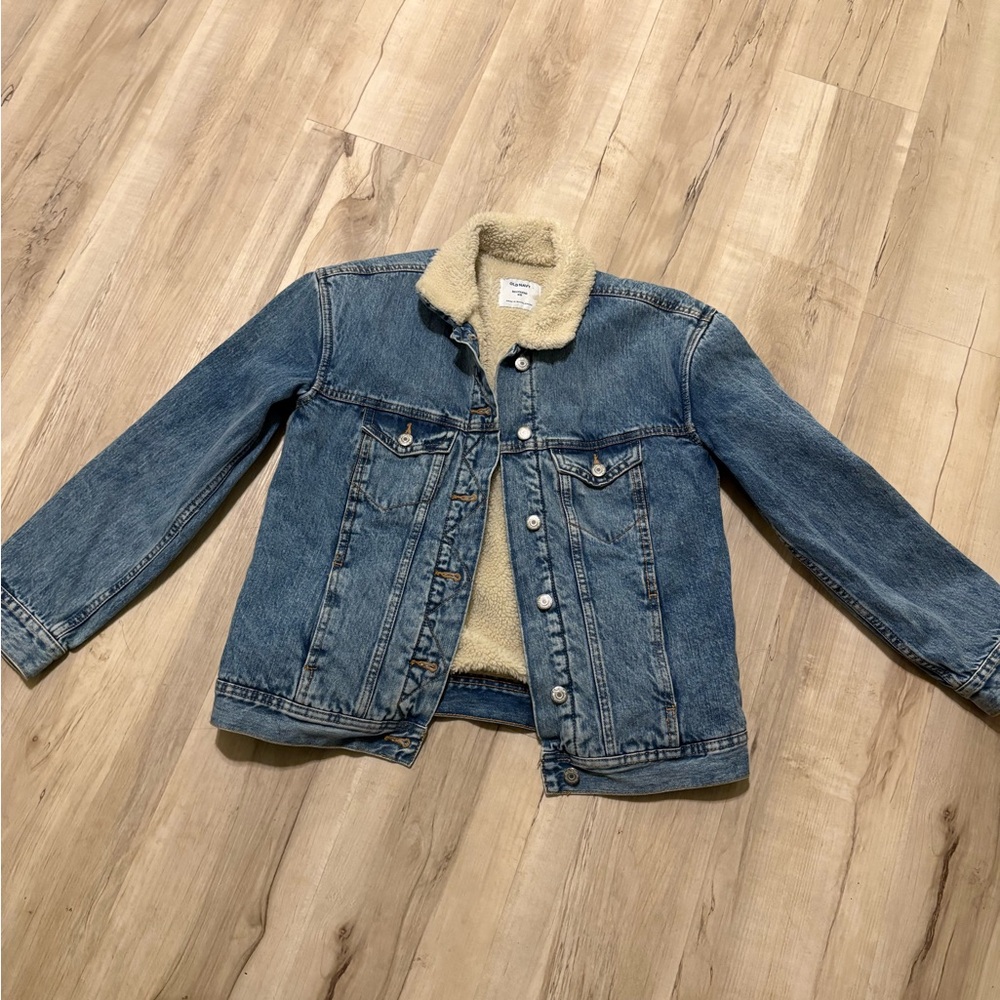 Women’s Denim Jacket with Sherpa Lining